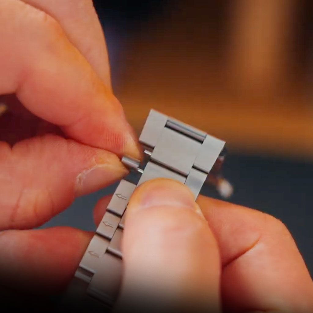 工具不要　手軽なサイズ調整Apple Watch用バンド