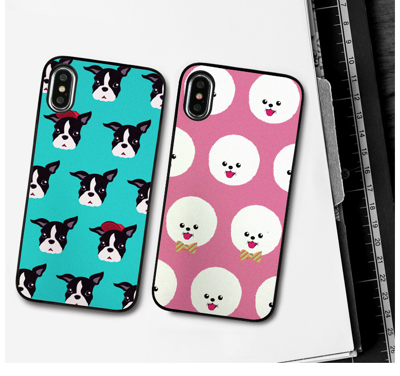 iPhoneを活かすスリム感と緻密に空けられたボタンホール